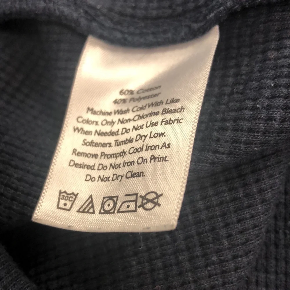 Eddie Bauer navy thermal crew neck shirt